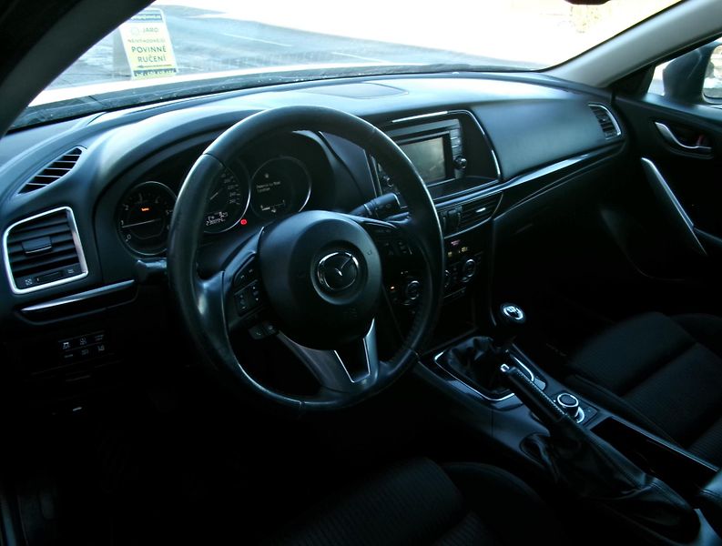 Mazda 6 (2014) 2,2D - ZADÁNO - fotka 25 z 28