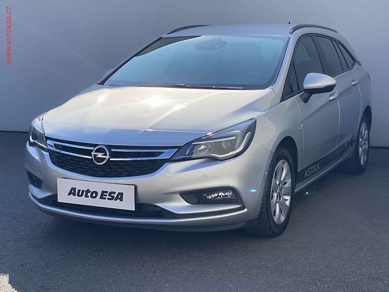 Opel Astra (2019) 1.4 T, Edition, navi, kamera - fotka 3 z 17