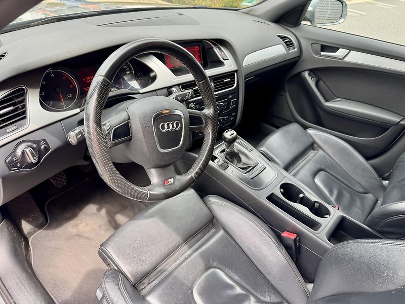Audi A4 (2010) 2.0 TDI 3xS line Sportpaket!!! - fotka 11 z 14