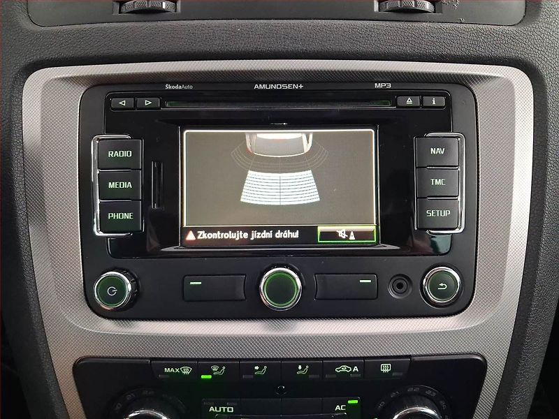 Škoda Octavia (2012) 2.0 TDI, 4X4, Navi, Xenony - fotka 19 z 20