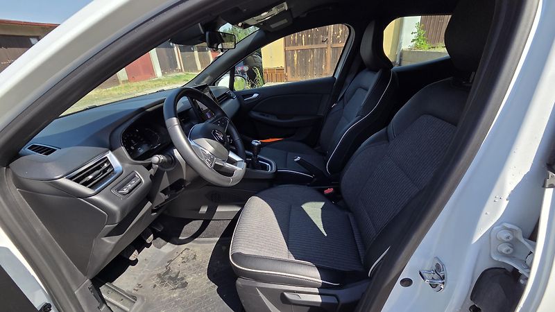 Renault Clio (2021) Prodám Renault Clio 1.0 TCe 90 - fotka 15 z 21