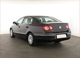 Volkswagen Passat (2005) 2.0 FSI, Automat, nová STK - náhled 3