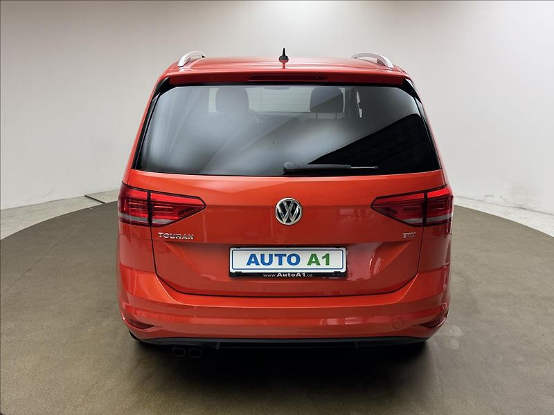 Volkswagen Touran 1,4 TSi 110kW DSG ACC 5MÍST CZ - fotka 5 z 44