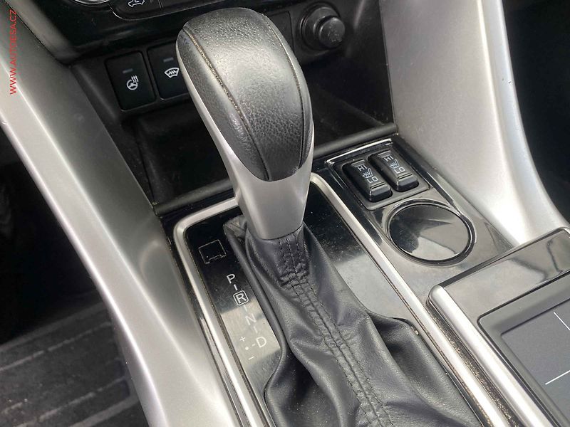 Mitsubishi Eclipse Cross (2020) 1.5T-MiVEC, Instyle, AT - fotka 15 z 18