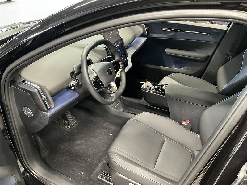 Volvo EX30 Extended Range Plus H/K ACC - fotka 9 z 18