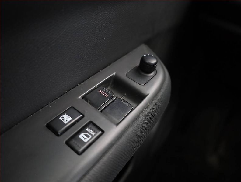 Suzuki Swift (2010) 1.3 i, Serv.kniha, po STK - fotka 12 z 13