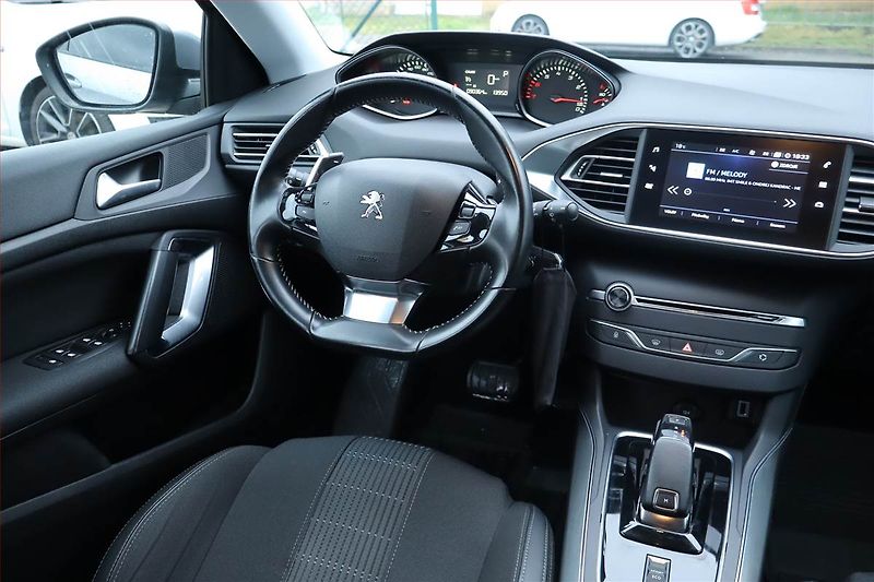 Peugeot 308 (2019) 1.2 PureTech, Automat - fotka 7 z 24