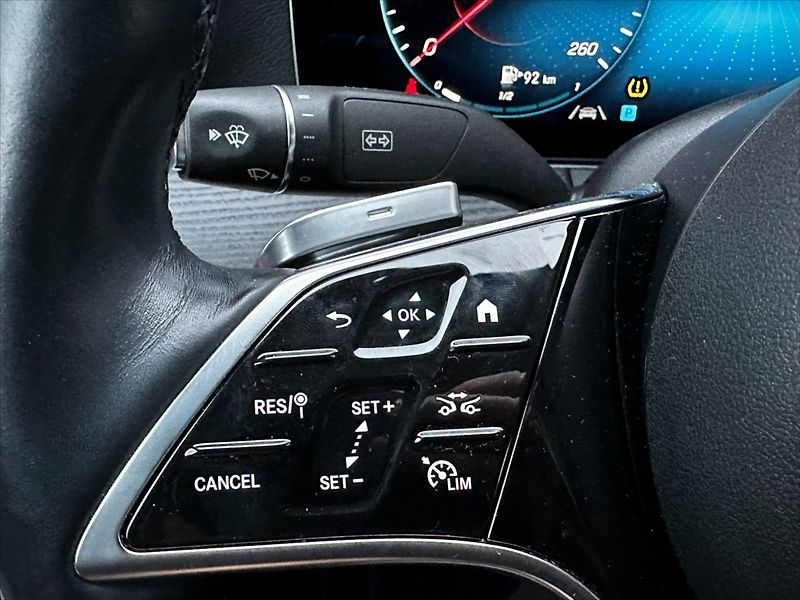 Mercedes-Benz Třídy E 2,0 220D 143kW - fotka 26 z 44