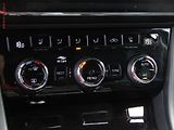 Škoda Superb (2019) 2.0TDi, Style, DSG, bixen - náhled 17