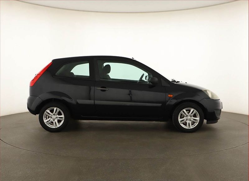 Ford Fiesta (2007) 1.3 i, po STK, za skvělou cenu - fotka 6 z 11