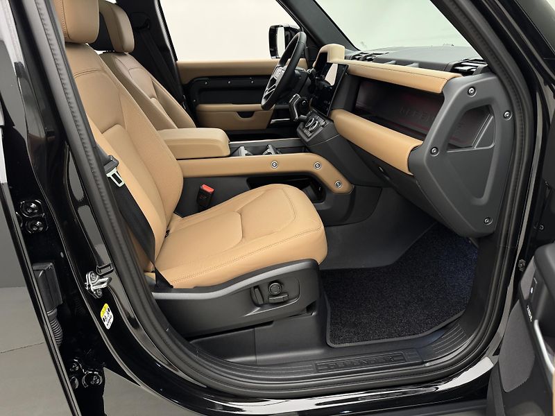 Land Rover Defender (2026) D350 X-DYNAMIC HSE AWD AUT - fotka 20 z 56