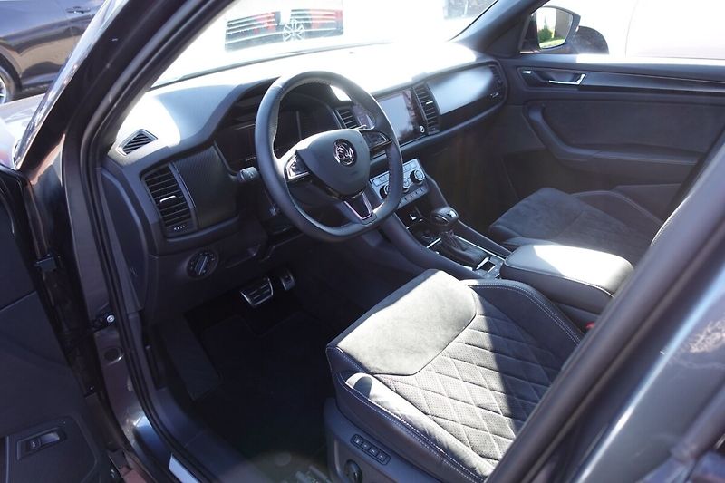 Škoda Kodiaq 2.0TDI 140 kW Sportline 4x4 DS - fotka 10 z 34