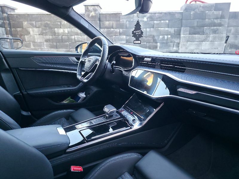 Audi RS 6 (2023) 463kw*MATRIX*HUD*ZÁRUKA*PANO* - fotka 4 z 12