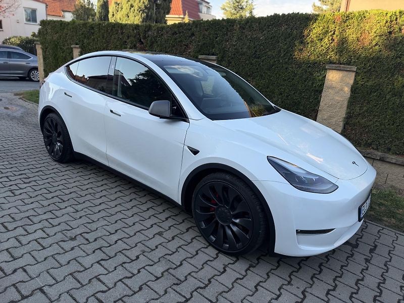 Tesla Model Y (2023) Performance-540PS-AWD-HW-4 - fotka 8 z 18