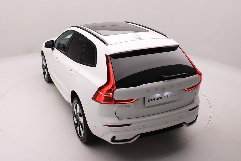 Volvo XC60 T8 AWD DARK PLUS REZERVACE - fotka 17 z 46