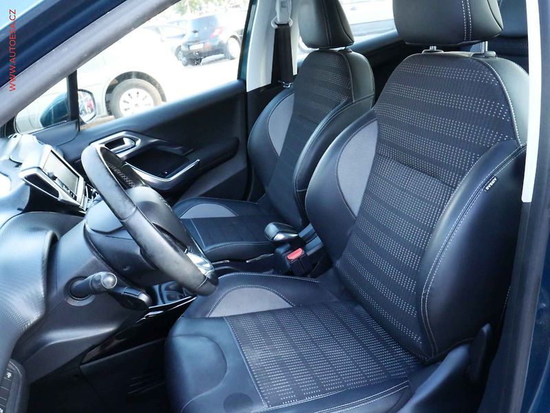 Peugeot 2008 (2019) 1.2 PT, Allure, park. čidla - fotka 9 z 14