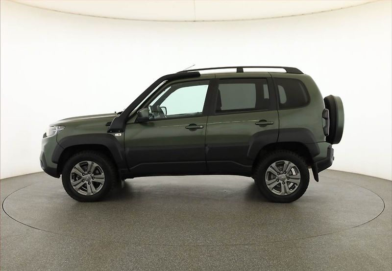 Lada Niva (2023) Legend 1.7, 4X4, ČR,1.maj - fotka 3 z 18