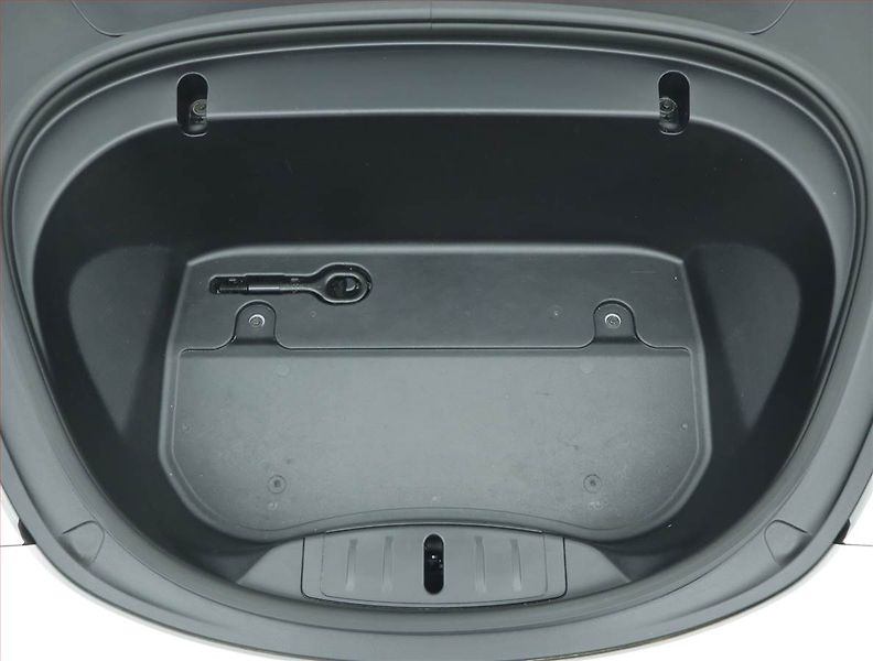 Tesla Model 3 (2019) Std Range Plus 55kWh, SoH 79% - fotka 18 z 22