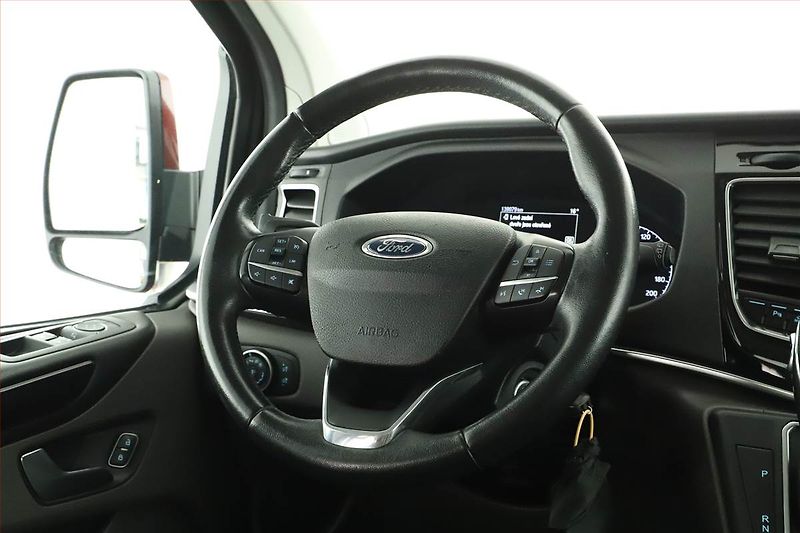 Ford Tourneo Custom (2019) Titanium 2.0 EcoBlue, ČR - fotka 8 z 18