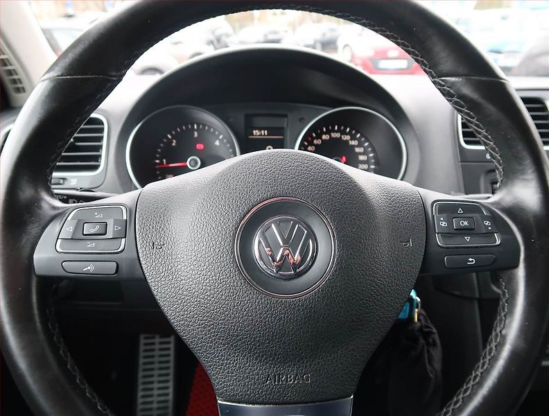 Volkswagen Golf (2011) 1.6 TDI, Tempomat - fotka 15 z 18
