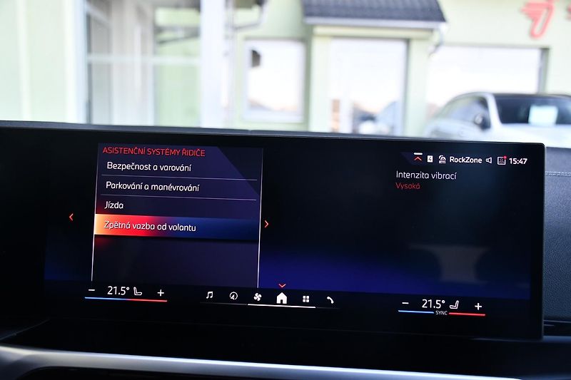BMW i4 eDrive40 NAV REZERVACE - fotka 36 z 41