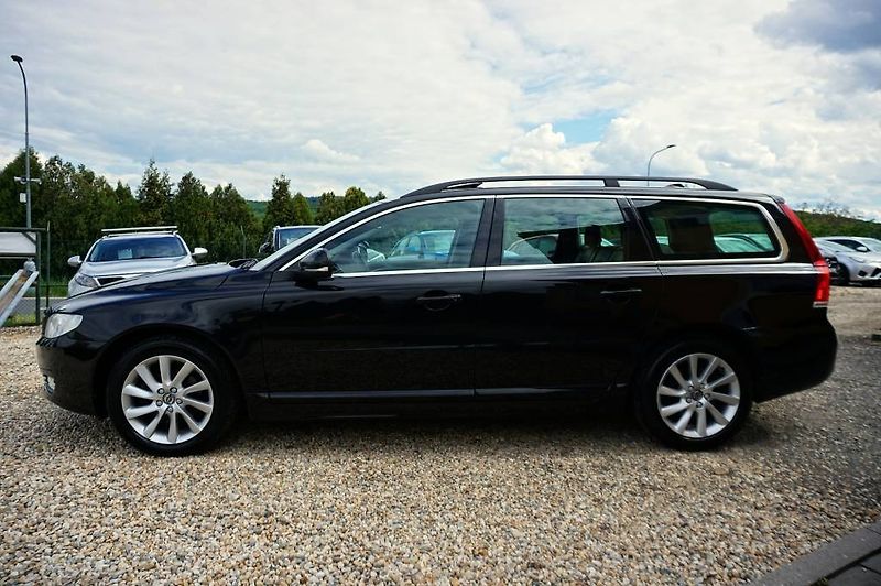 Volvo V70 (2016) MOMENTUM 2,0 D4 133 kW - fotka 8 z 64