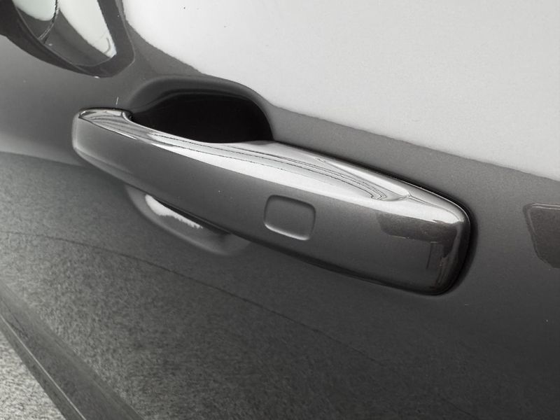 Volvo XC60 B5 AWD PLUS DARK CZ 1.maj - fotka 18 z 50