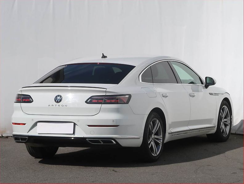 Volkswagen Arteon (2021) R-line 1.5 TSI - fotka 5 z 17