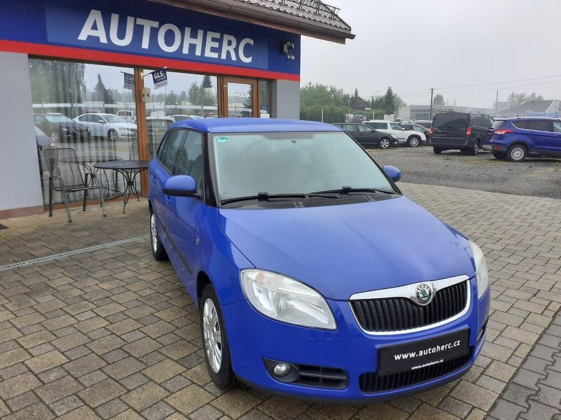 Škoda Fabia (2009) KOMBI 1.4 16V - fotka 2 z 38