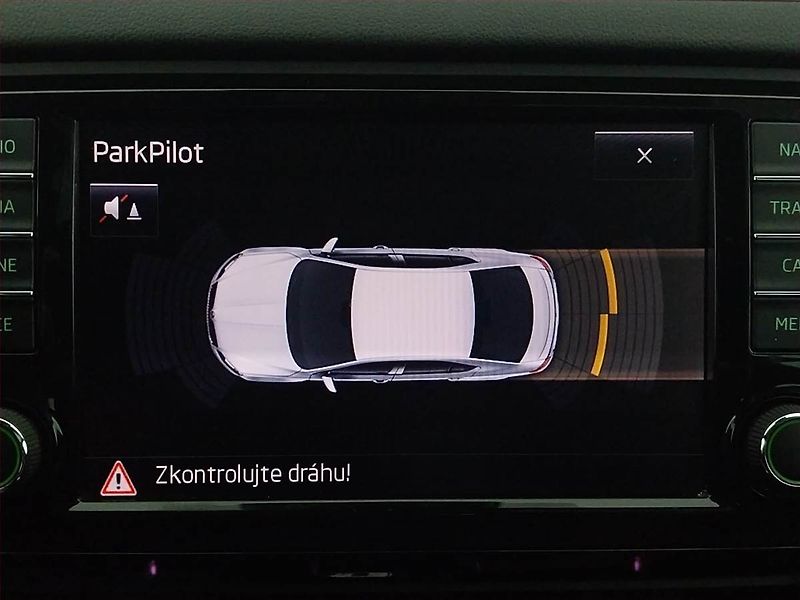 Škoda Octavia (2014) RS 2.0 TDI, Automat, Navi - fotka 20 z 21