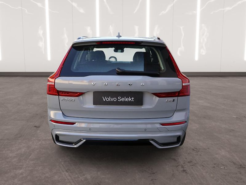 Volvo XC60 (2025) Plus, B5 AWD Mild hybrid - fotka 3 z 21