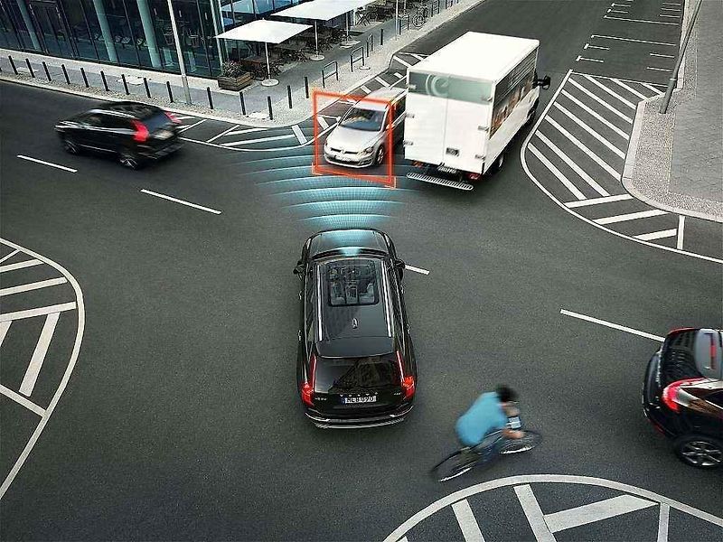 Volvo XC90.