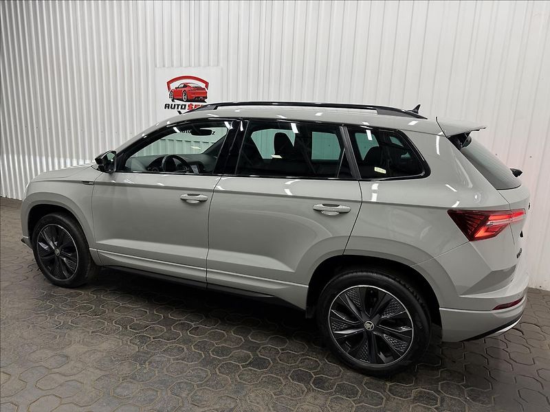 Škoda Karoq 2.0TDI DSG ACC SPORTLINE - fotka 5 z 37