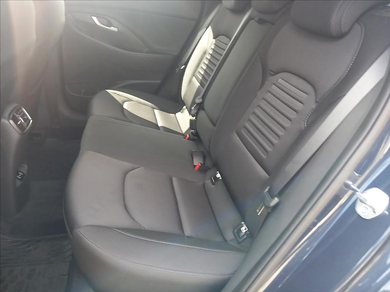 Hyundai i30 1,0 T-GDi, MT STYLE SAFETY - fotka 22 z 25