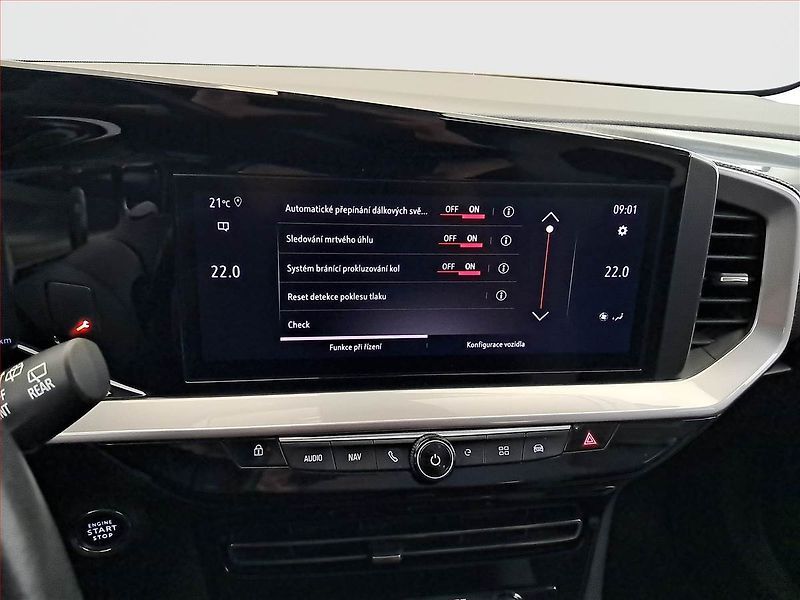 Opel Mokka (2022) Electric 50 kWh, SoH 90% - fotka 25 z 27