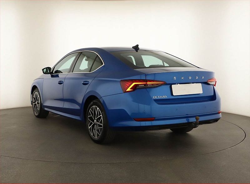 Škoda Octavia (2021) Style 1.5 TSI, Navi, Tempomat - fotka 4 z 13