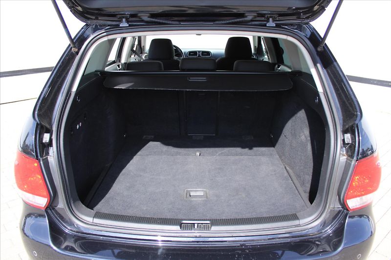 Volkswagen Golf 2.0 TDI 103kW HIGHLINE NAVI - fotka 11 z 20