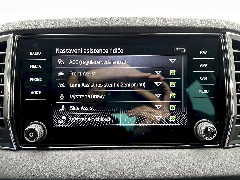 Škoda Karoq (2025) 2,0 TDI / 85 KW / Top Selectio - fotka 13 z 30
