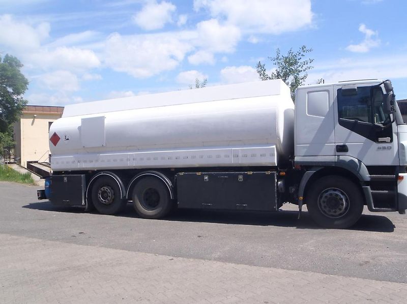 Iveco (2006) 260 cisterna PHM - fotka 4 z 9