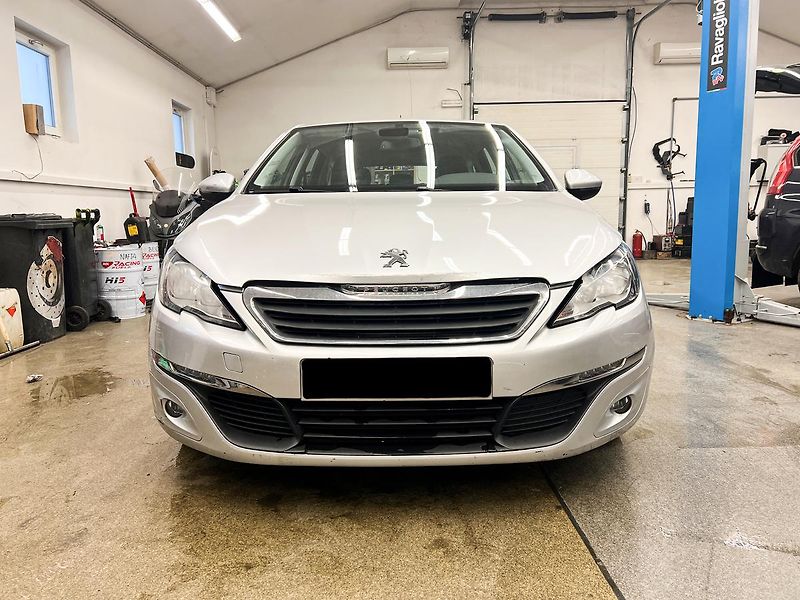 Peugeot 308 SW 1.6 BLUE HDI 88kW - fotka 2 z 18