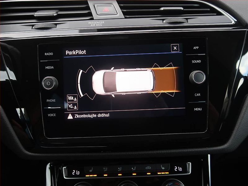 Volkswagen Touran (2018) Highline 2.0 TDI - fotka 16 z 25