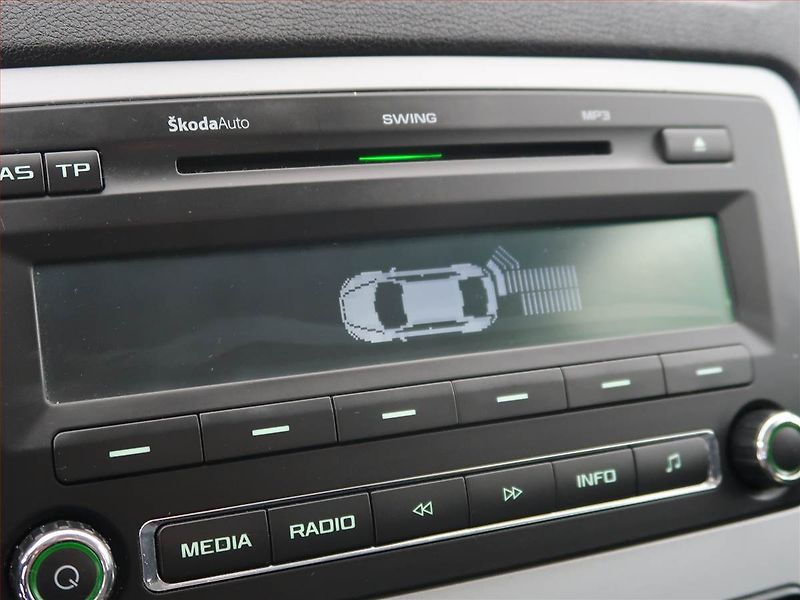 Škoda Octavia (2011) Ambiente 1.2 TSI, Serv.kniha - fotka 14 z 17