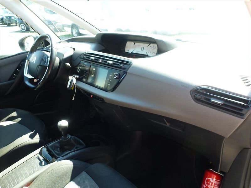 Citroën C4 Picasso 1,2 Pure Tech 110 Nové rozvody - fotka 26 z 42