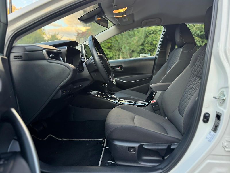 Toyota Corolla 1.8Hybrid 1.MAJITEL ČR DPH - fotka 11 z 29