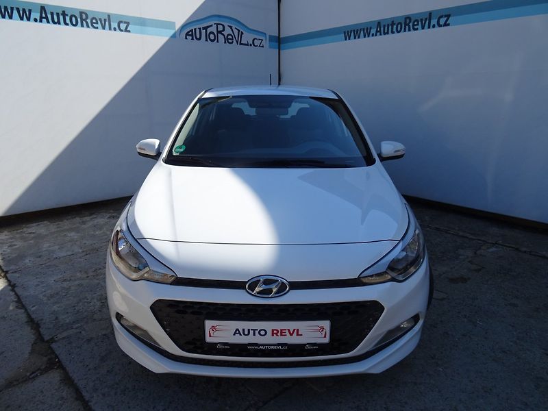 Hyundai i20 (2016) 1.2i,1maj,S.kniha,klima - fotka 20 z 21
