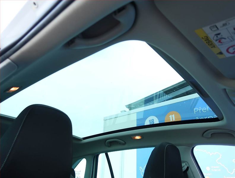 Škoda Rapid (2014) Spaceback 1.2 TSI, Serv.kniha - fotka 16 z 17