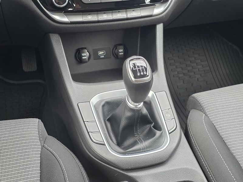 Hyundai i30 (2023) 1.0T-GDi 88kW Comfort ČR NOVÉ - fotka 15 z 21