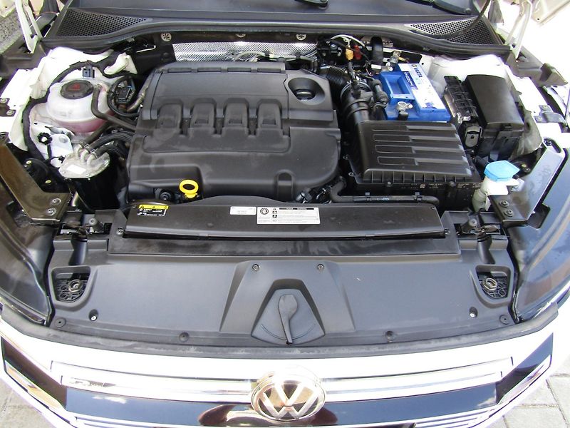 Volkswagen Arteon (2019) 2.0 TDI 140kW R-Line - fotka 42 z 44