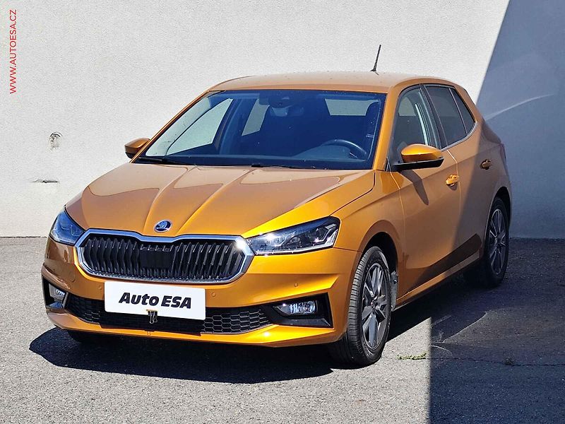 Škoda Fabia (2023) 1.0TSi, 2.maj,ČR, Style, DSG - fotka 3 z 29