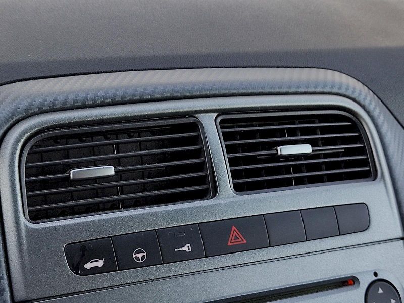 Fiat Punto (2008) 1.2 48Kw - fotka 10 z 28